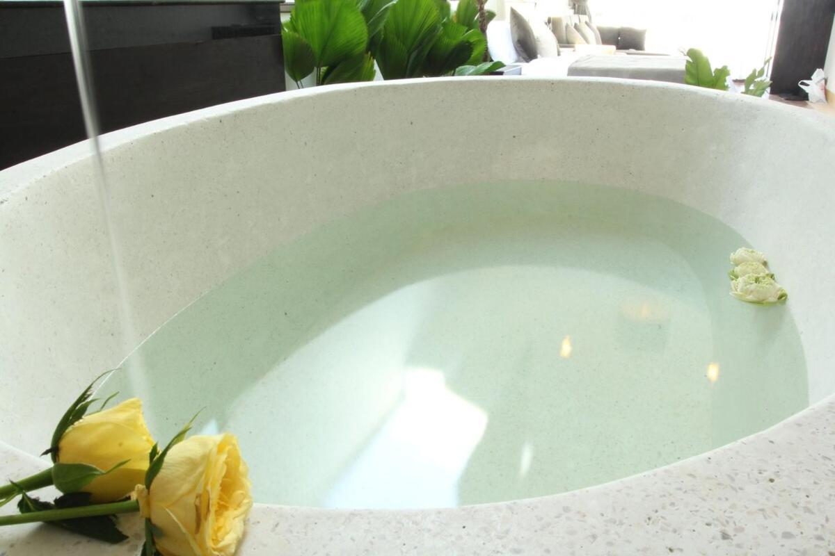 Blue Crystal Boutique Hotel Phnom Penh Dış mekan fotoğraf