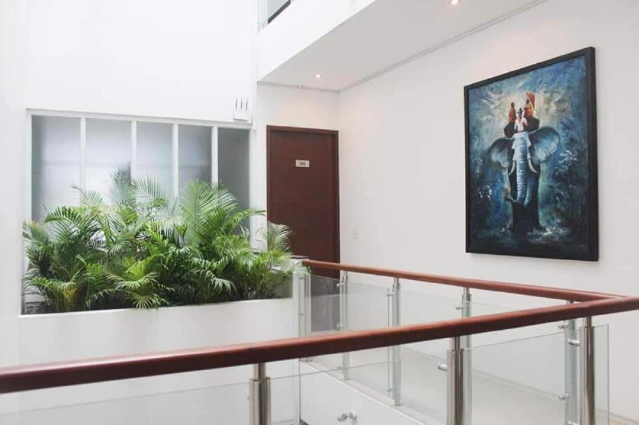 Blue Crystal Boutique Hotel Phnom Penh Dış mekan fotoğraf