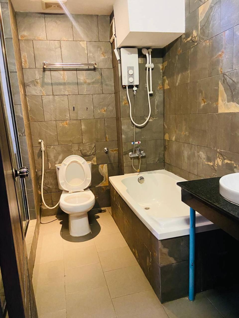 Blue Crystal Boutique Hotel Phnom Penh Dış mekan fotoğraf